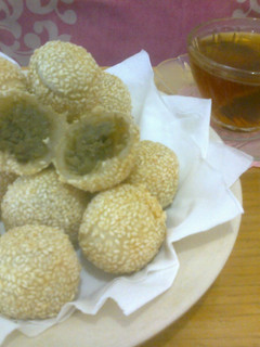 Foto resep Onde-onde isi kumbu kacang hijau no mleyot" hihihi ^ _ ^