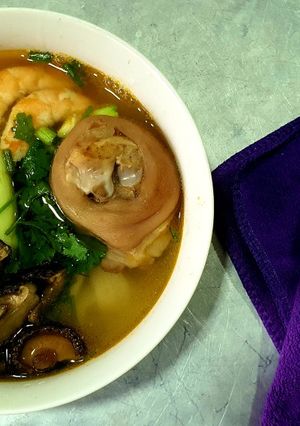 Hình của món Bánh canh giò heo dọc mùng.