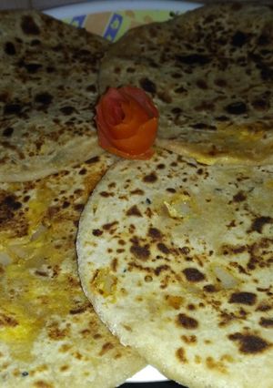 A picture of Paneer veggies paratha.