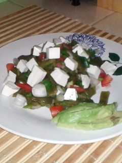 Una foto de Ensalada de nopal (a la mexicana)