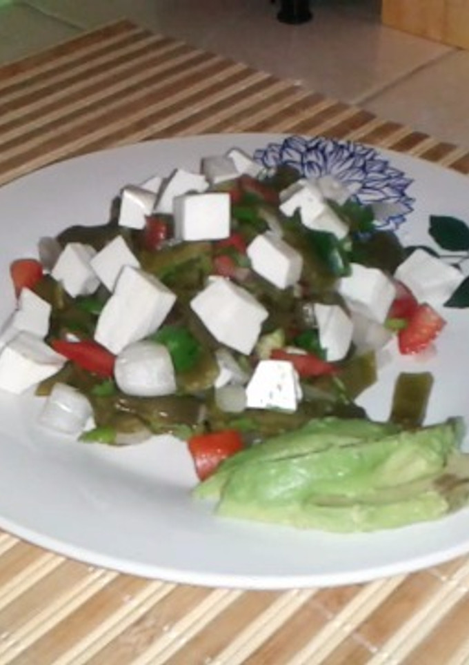 Una foto de Ensalada de nopal (a la mexicana)