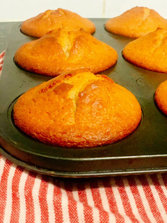 A picture of Yoghurt Cupcakes.