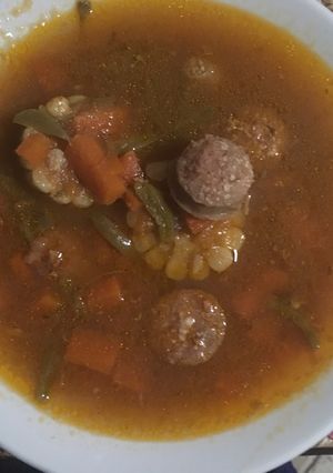 Una foto de Sopa de nopalitos con elote