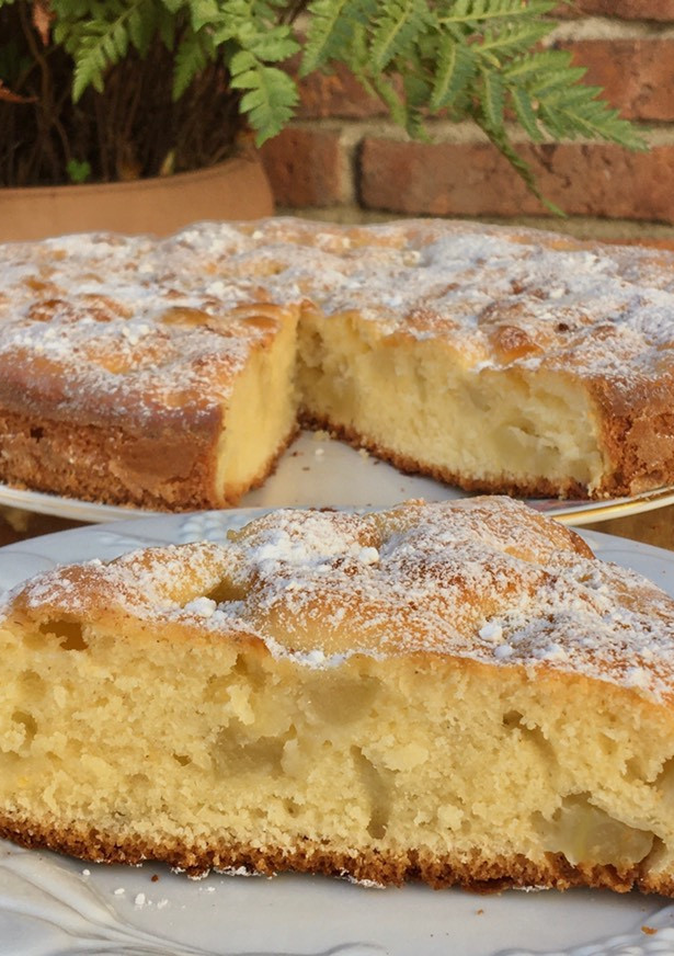 Una foto de TORTA DE MANZANA 🍎🍏