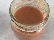 Una foto de gazpacho de apio
