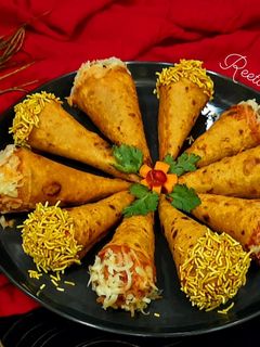 क्रिस्पी लेफ्टोवर रोटी कोन (crispy Leftover roti cone recipe in Hindi) रेसिपी मुख्य फोटो