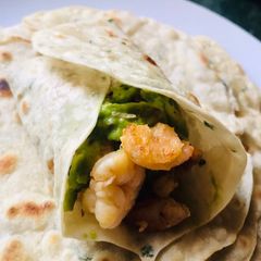 A picture of Garlic Prawn and Guacamole Wraps 🍤 🥑.