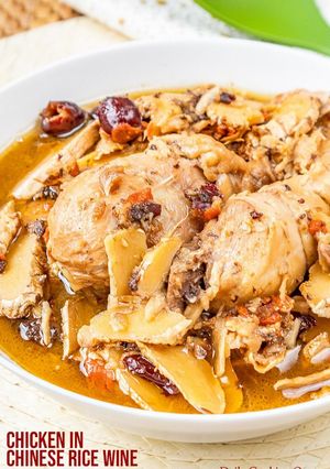 A picture of Chicken in wine.