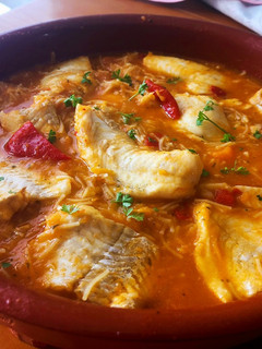 Una foto de Cazuela de merluza con fideos