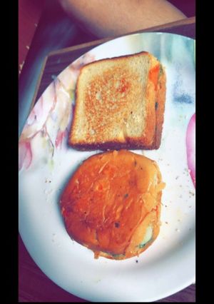 A picture of Aalu tikki Sandwich.