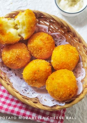 Foto resep Bola-bola Kentang Isi Mozarella (Potato Mozarella Cheese Ball)