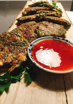 Foto principal de Tortillitas de kale y quinoa thai