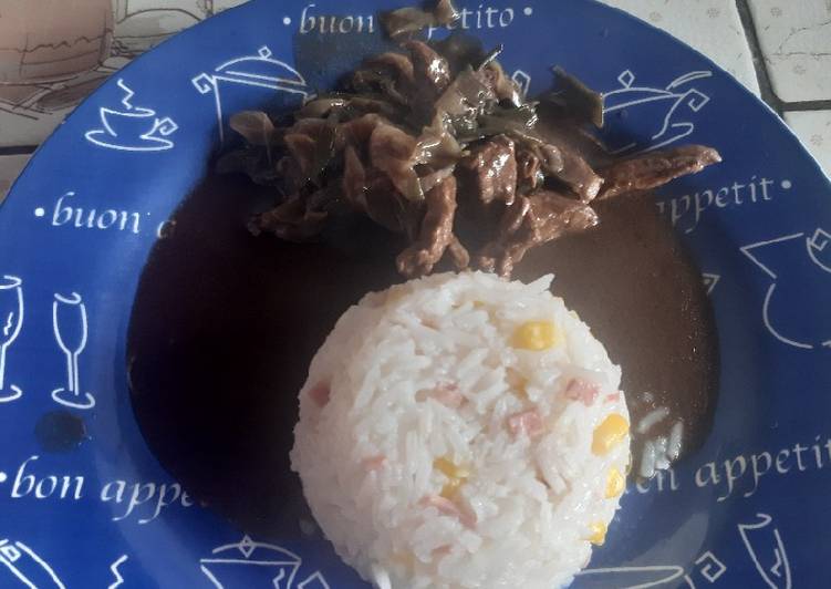 Carne mongoliana con arroz