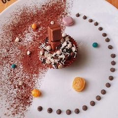 A picture of Lava Cup Cake.