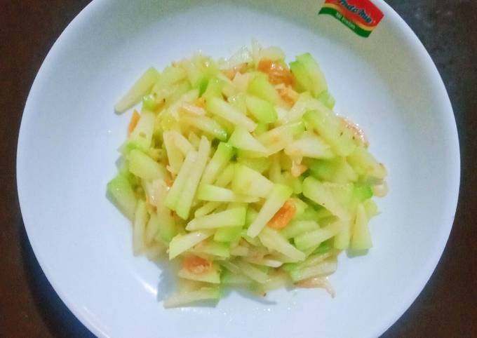 Tumis Labu Siam Udang Rebon