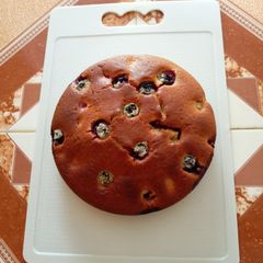 A picture of Blueberry Cake.