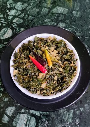 A picture of Sunsunia saag (aquatic plants)Fry.