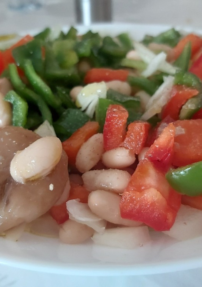 Una foto de Ensalada de alubias fácil y healthy