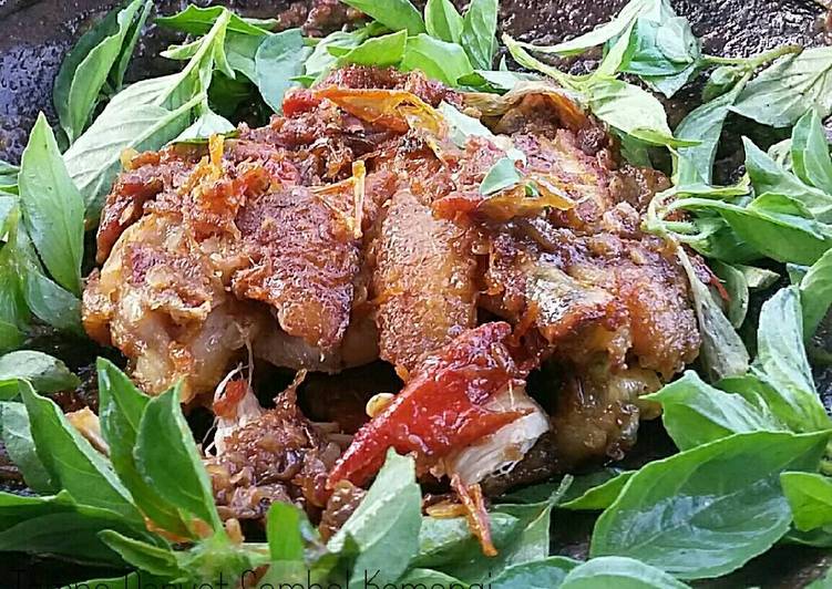 Resep Ayam Penyet Sambal Kemangi oleh Rina's Pawon - Cookpad