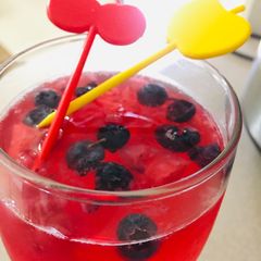 A picture of Strawberry and blueberry Mojito (non alcoholic).