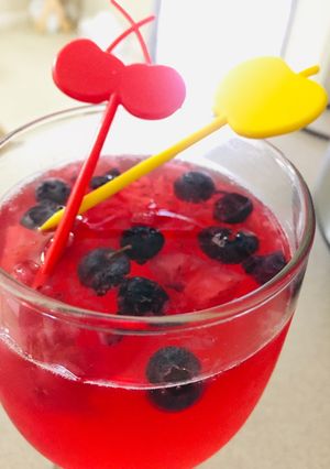 A picture of Strawberry and blueberry Mojito (non alcoholic).