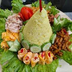 A picture of Tumpeng Nasi Kuning praktis.
