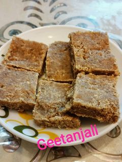 पोस्त (खसखस)और मेवे की पंजीरी रेसिपी मुख्य फोटो