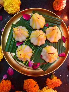 उकडीचे मोदक (ukadiche modak recipe in Hindi) रेसिपी मुख्य फोटो