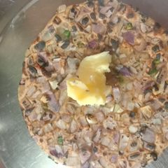 A picture of Tandoori onion roti.