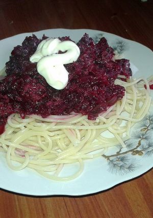 Una foto de Guiso vampiro (de betarraga). Receta de mi madre :)