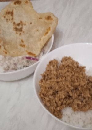 O poză a rețetei Mas Huni Rețetă din Maldive și Poke Bowl Rețetă din Hawaii.