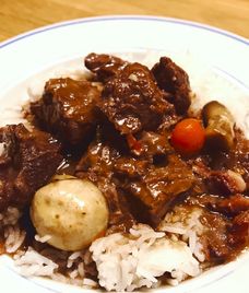 bắp bò hầm rau củ