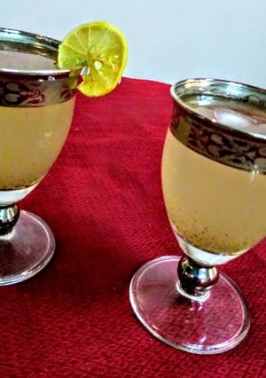 A picture of Shikanji (indian lemonade).
