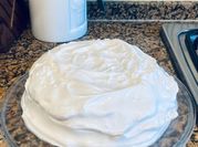 Una foto de torta rogel fácil