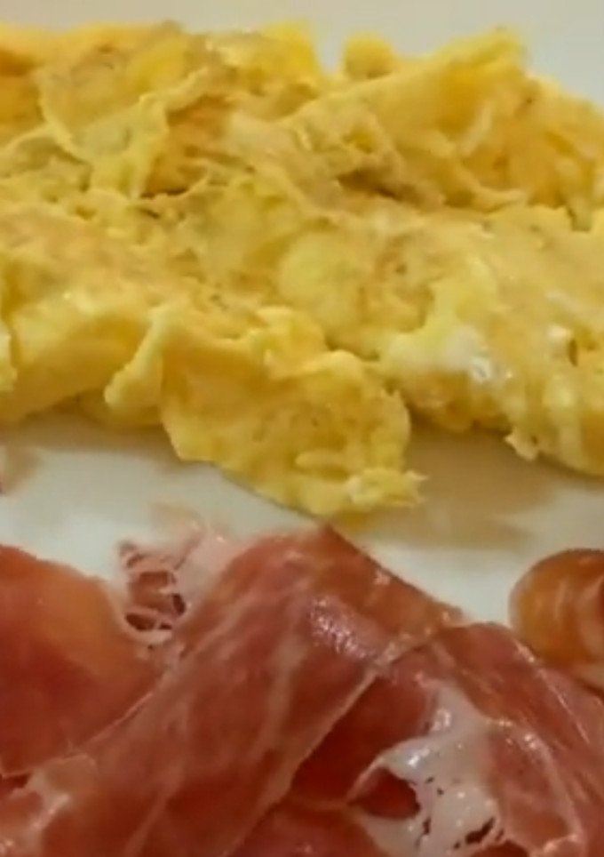 Una foto de Tortilla con jamón