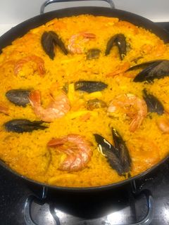 Una foto de Paella de domingo en familia