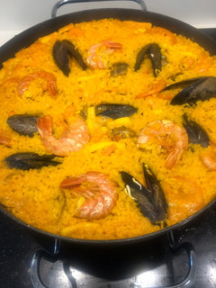 Una foto de Paella de domingo en familia