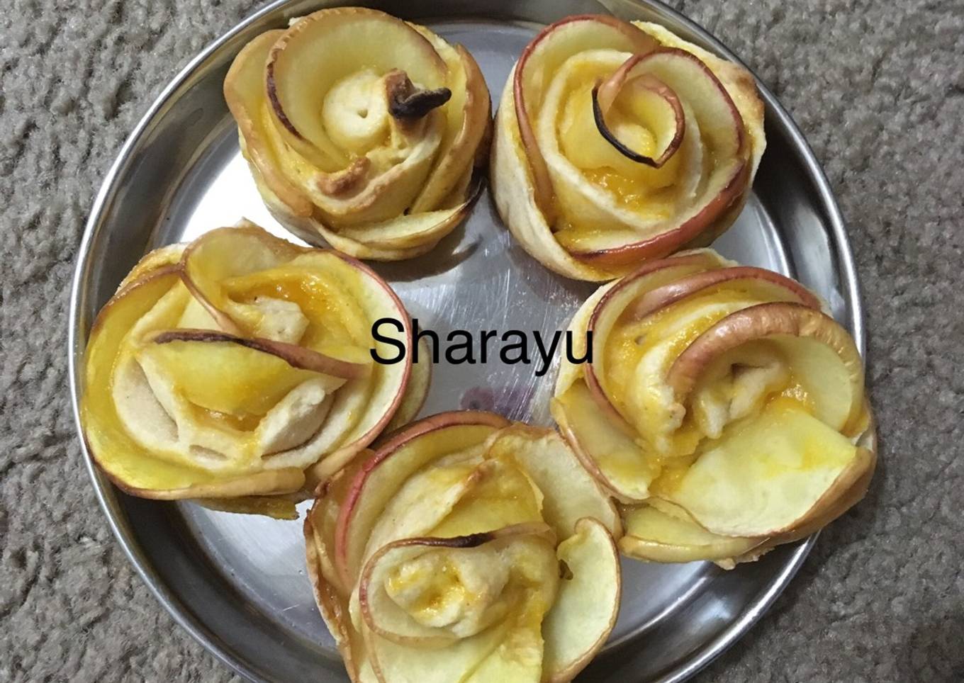 Apple rose pie