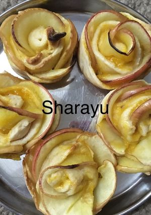 A picture of Apple rose pie.