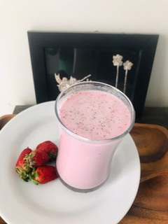 A picture of Strawberry and banana smoothie.