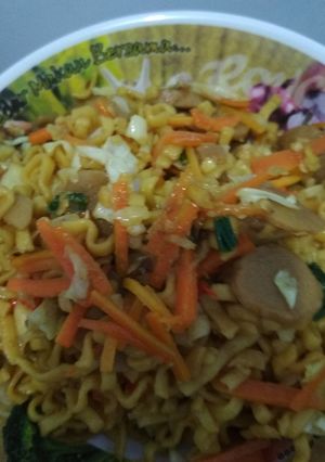 Foto resep Mi goreng #berburucelemekemas#resolusi2019