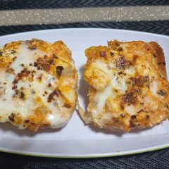 A picture of Paneer buns toast.