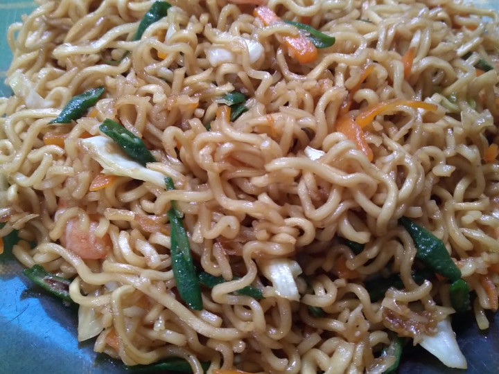 Cara Gampang Menyiapkan Mi Goreng Simpel Anti Gagal