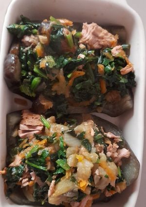 Una foto de Berenjenas rellenas con atún y espinaca y puré