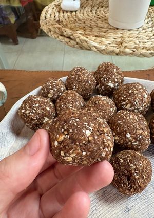 Una foto de Súper trufas de avena y cacao amargo!Con dulce de leche