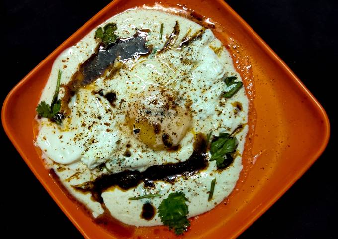 Turkish poached eggs Recipe
