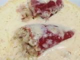 Pimientos rellenos con salsa de queso