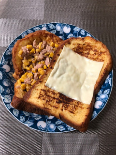 鮪魚 玉米起司法式吐司 的食譜成品照片