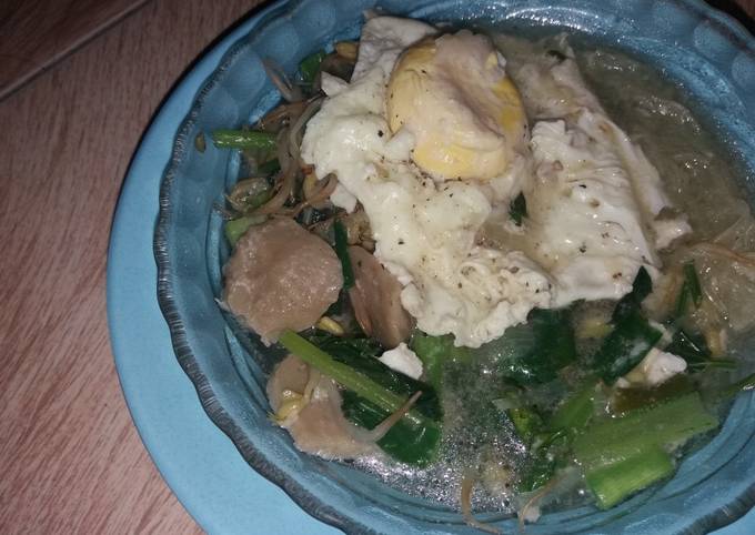 Langkah Mudah Bikin Sop Bihun Bakso Telur Sayur Hijau dan Touge😊 Yang Maknyuss