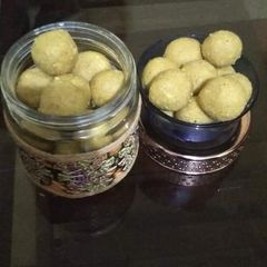 A picture of Besan laddu.